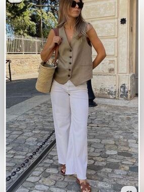 NWT Banana Republic Women's Tan Linen Button-Up Vest- size 4